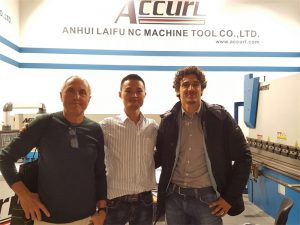 हंगेरियन ग्राहक हमारी प्रदर्शनी पर जाएं