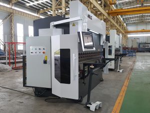 रोबोट प्रेस ब्रेक